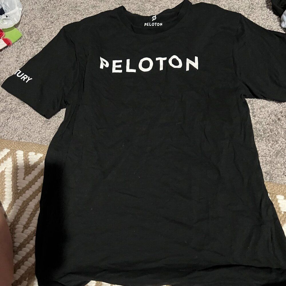 Peloton small black tee